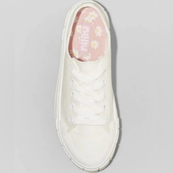 *Mad Love Women's  Fran Sneakers - White, Size 10 - Picture 4 of 7